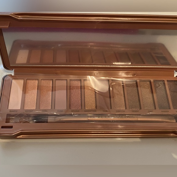 Pure Cosmetics Buff Collection Palette NEW - Picture 8 of 9